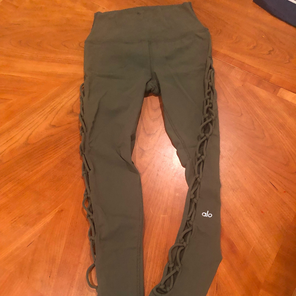 Alo Interlace Legging - Sz XS - Jungle Color